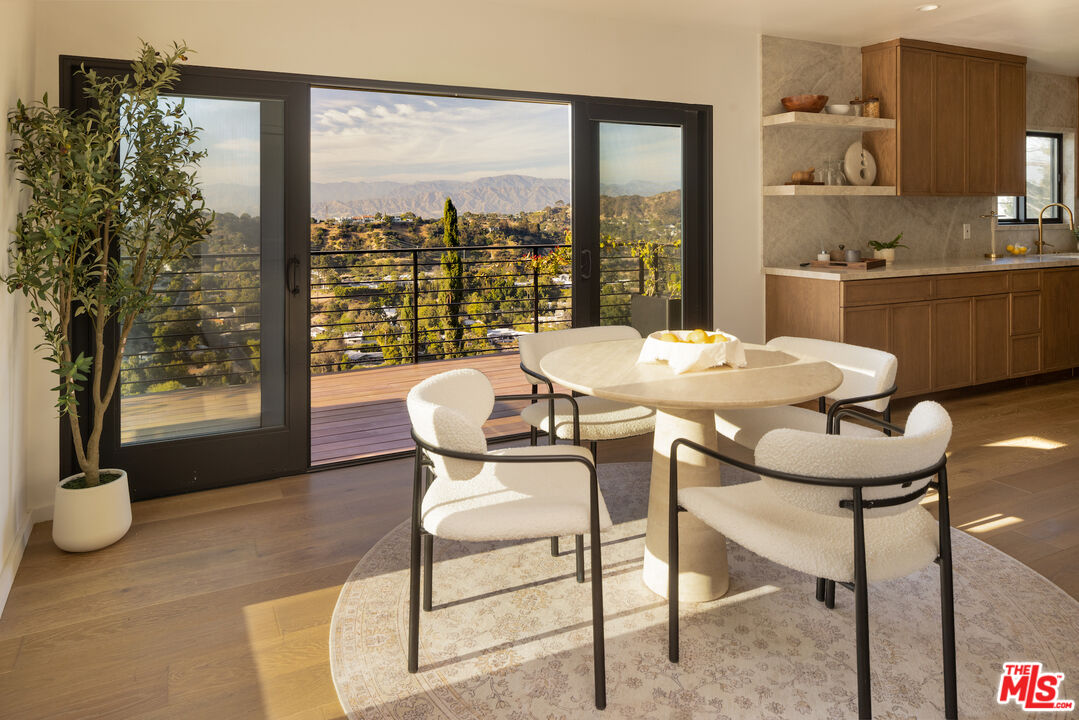 Property photo for 8620 Skyline Dr, Los Angeles, CA