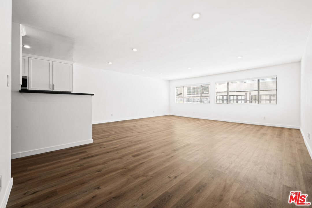 Property photo for 136 S Palm Dr, #305, Beverly Hills, CA