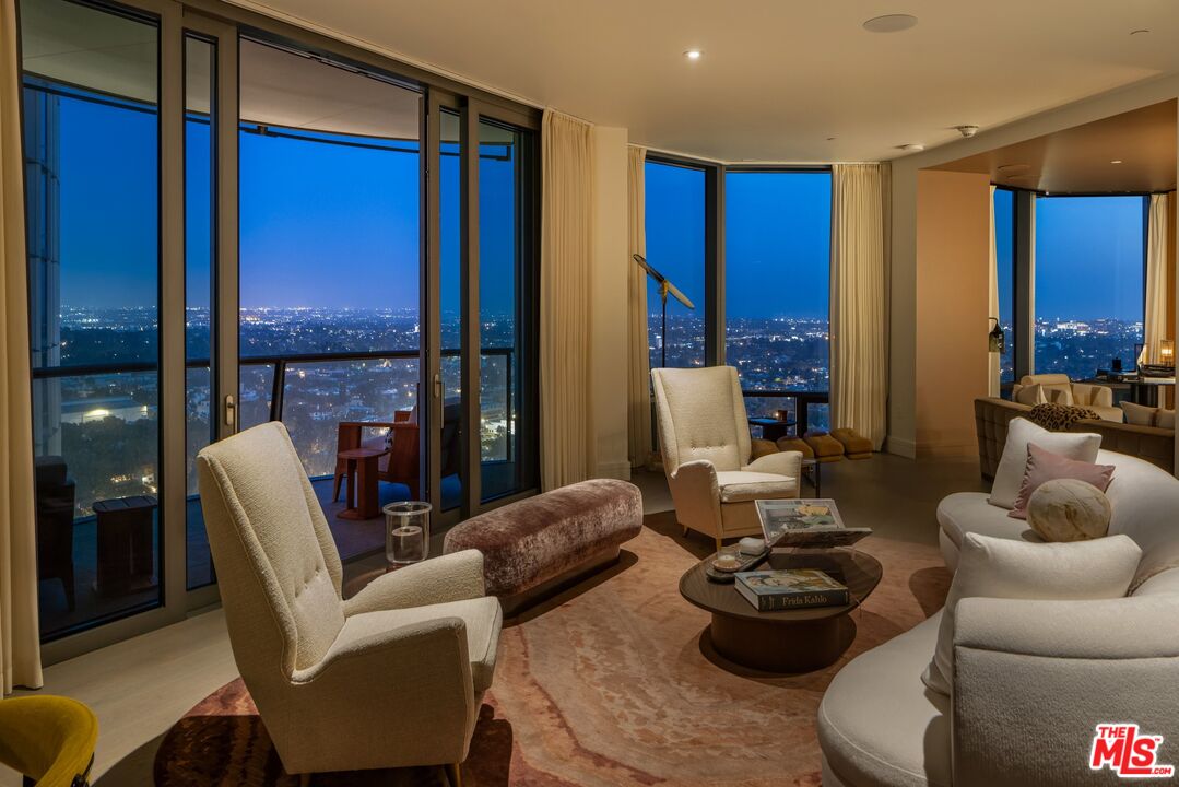 Property photo for 211 W Elm Ct, #17B, Los Angeles, CA