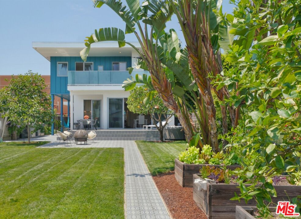 Property photo for 611 Flower Ave, Venice, CA