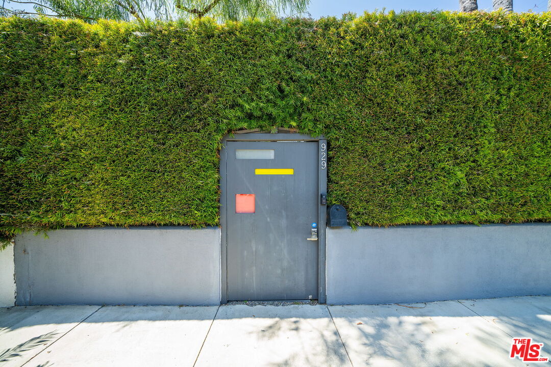 Property photo for 929 Dickson St, Marina Del Rey, CA