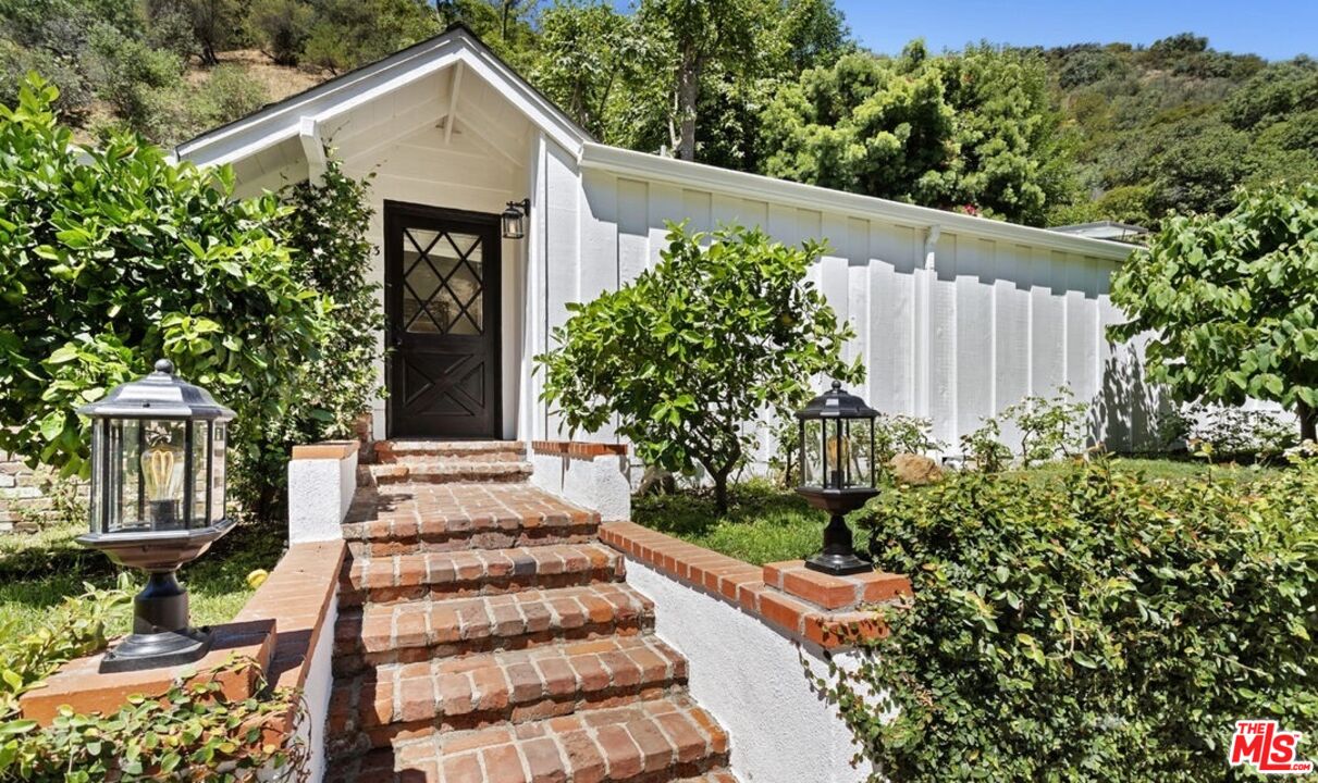 Property photo for 3933 Mandeville Canyon Rd, Los Angeles, CA