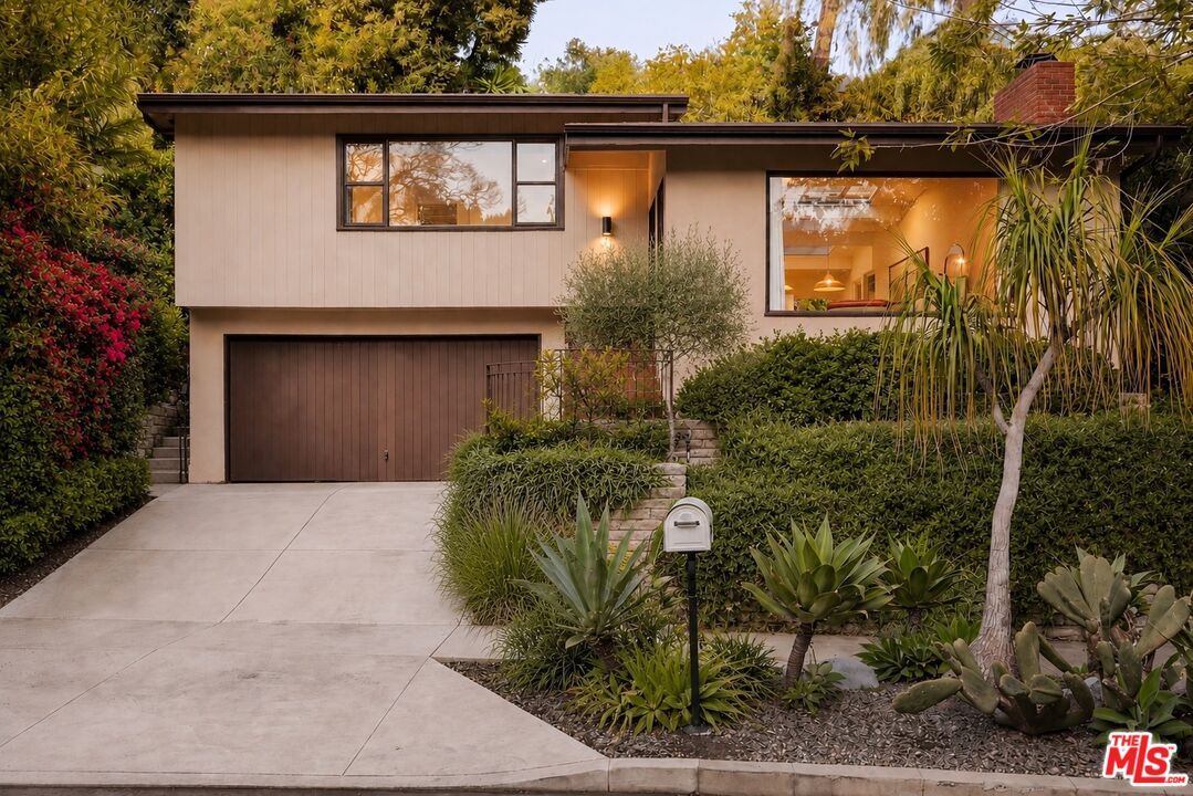 Property photo for 588 Dryad Rd, Santa Monica, CA