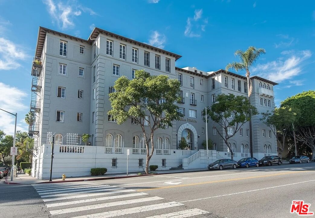 Property photo for 1201 N Crescent Heights Blvd, #402, Los Angeles, CA