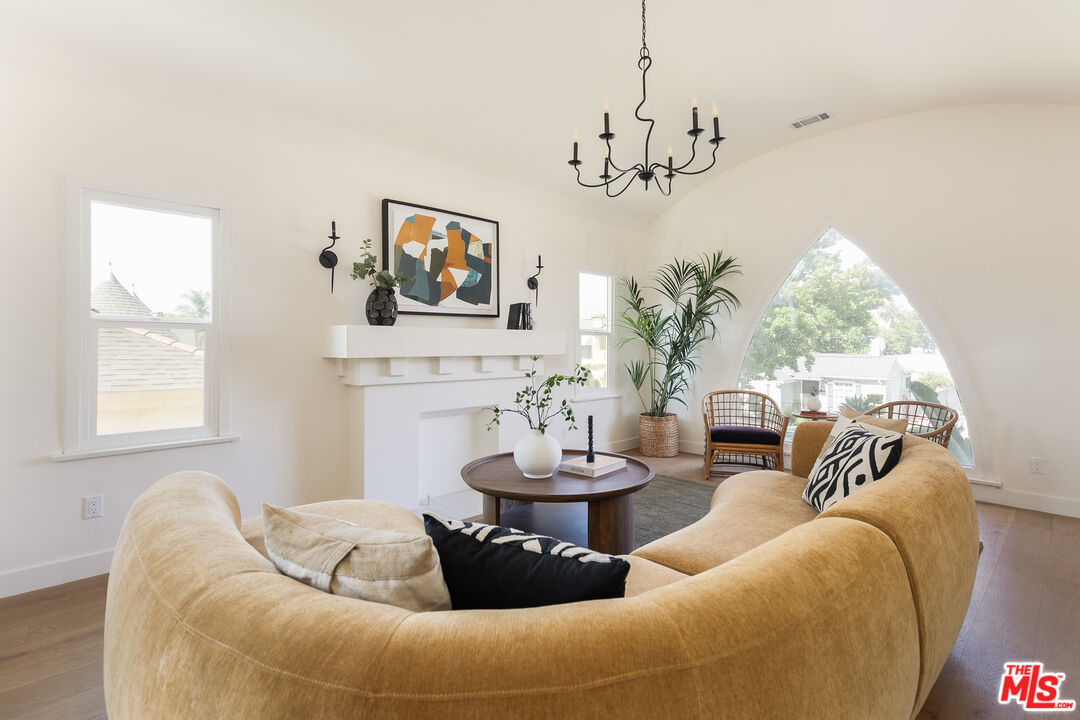 Property photo for 2812 1/2 Somerset Dr, Los Angeles, CA