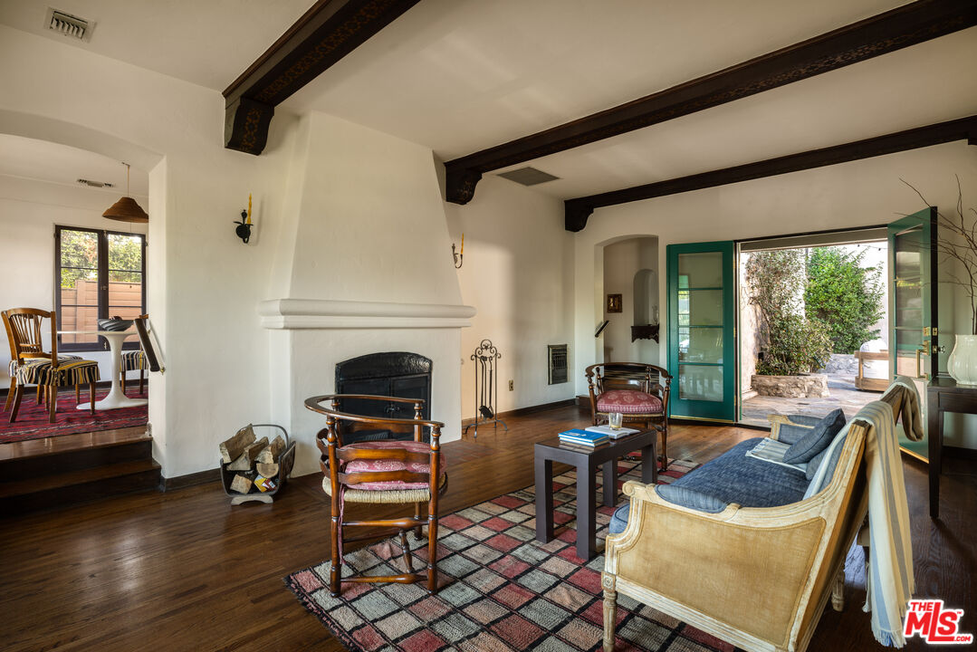 Property photo for 1257 Eagle Vista Dr, Los Angeles, CA