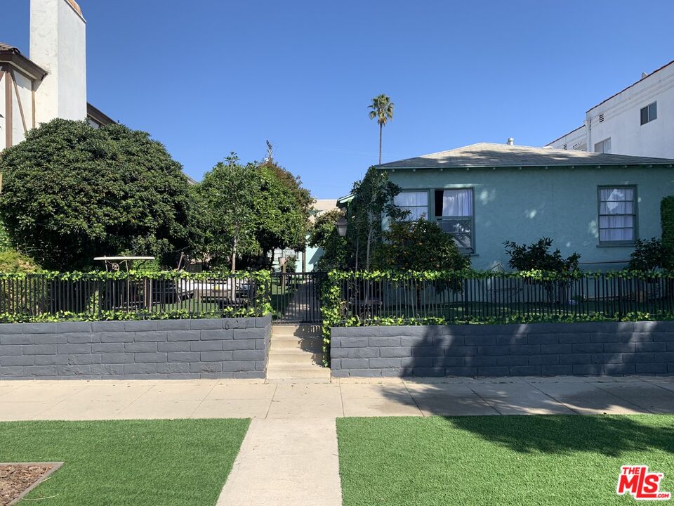 Property photo for 627 9th St, #D, Santa Monica, CA