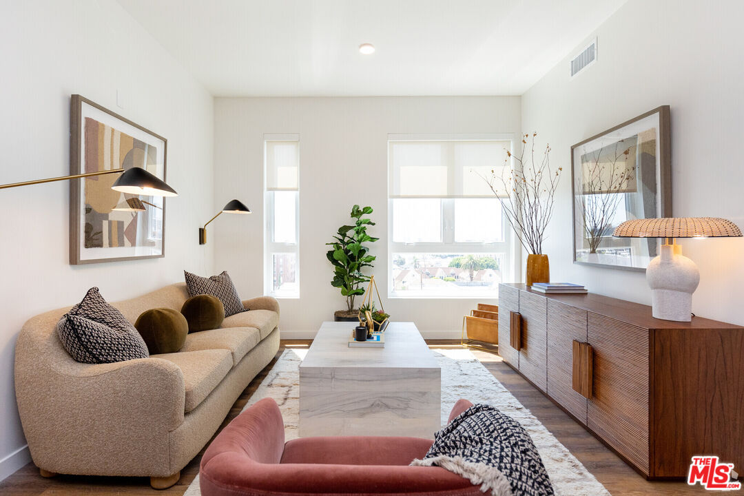 Property photo for 839 S Fedora St, #104, Los Angeles, CA