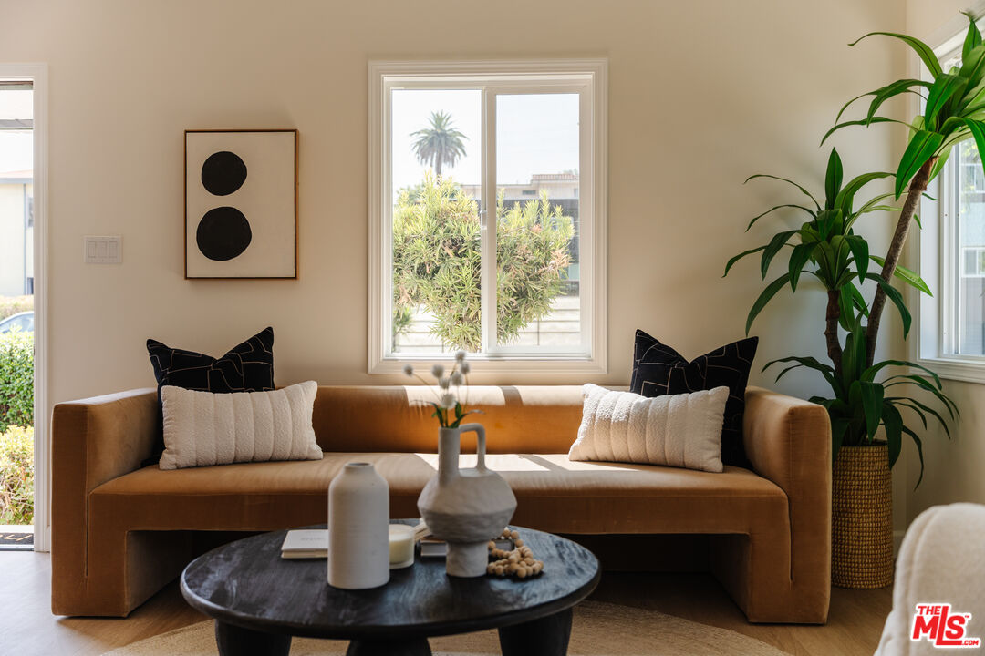Property photo for 655 N La Fayette Park Pl, Los Angeles, CA
