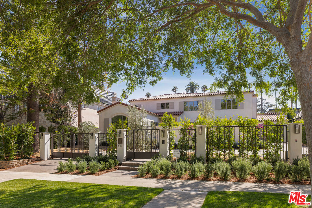 Property photo for 605 N Elm Dr, Beverly Hills, CA