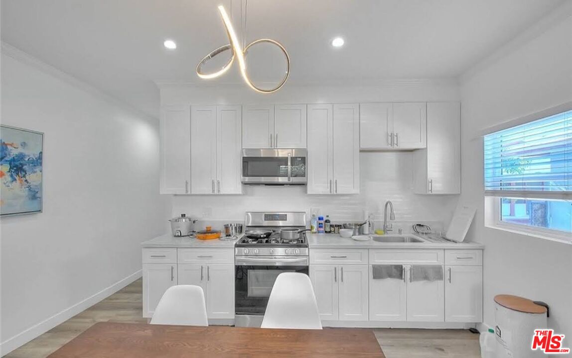 Property photo for 2927 S Catalina St, #2925, Los Angeles, CA