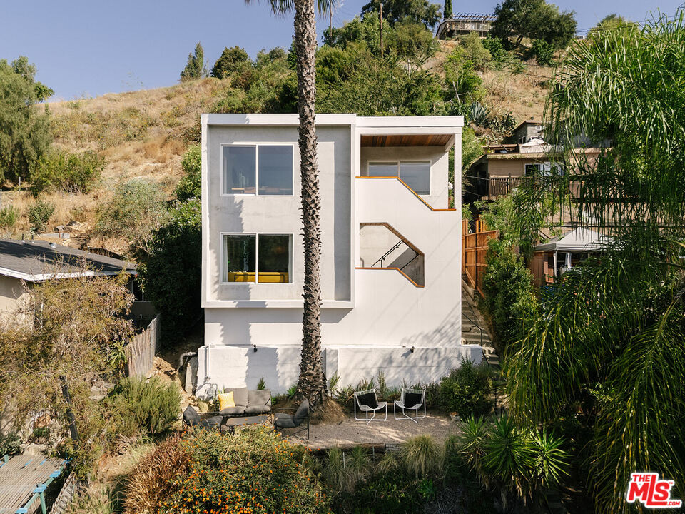 Property photo for 3021 Johnston St, Los Angeles, CA