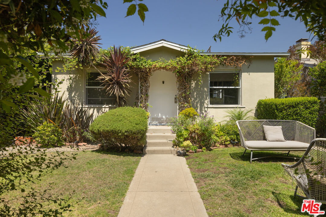 Property photo for 727 Amoroso Pl, Venice, CA