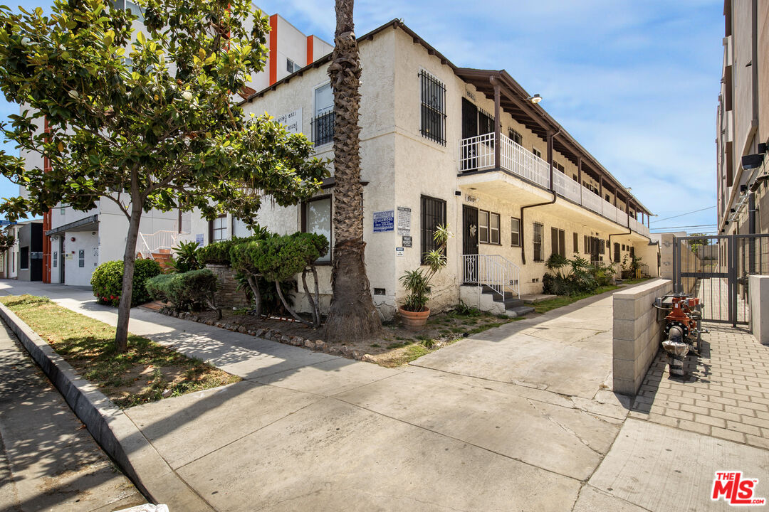 Property photo for 6519 Crenshaw Blvd, Los Angeles, CA