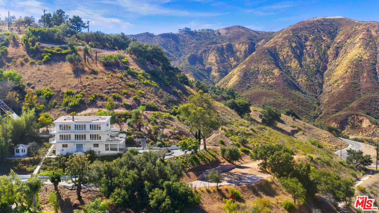 Property photo for 21733 Castlewood Dr, Malibu, CA