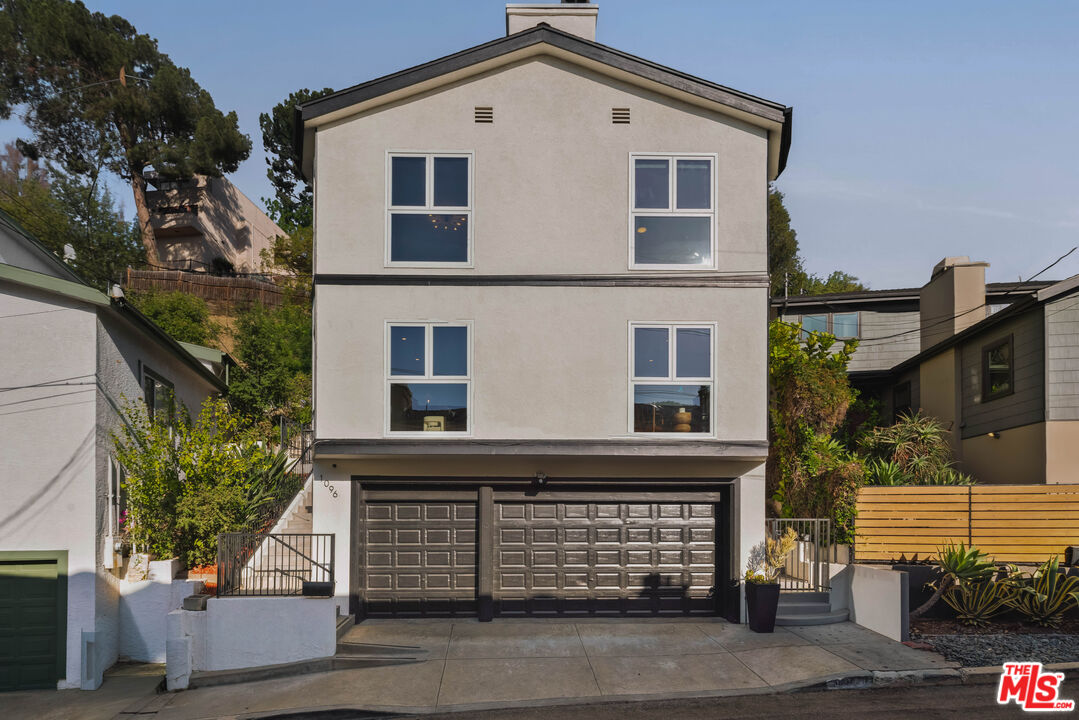 Property photo for 1096 Oban Dr, Los Angeles, CA