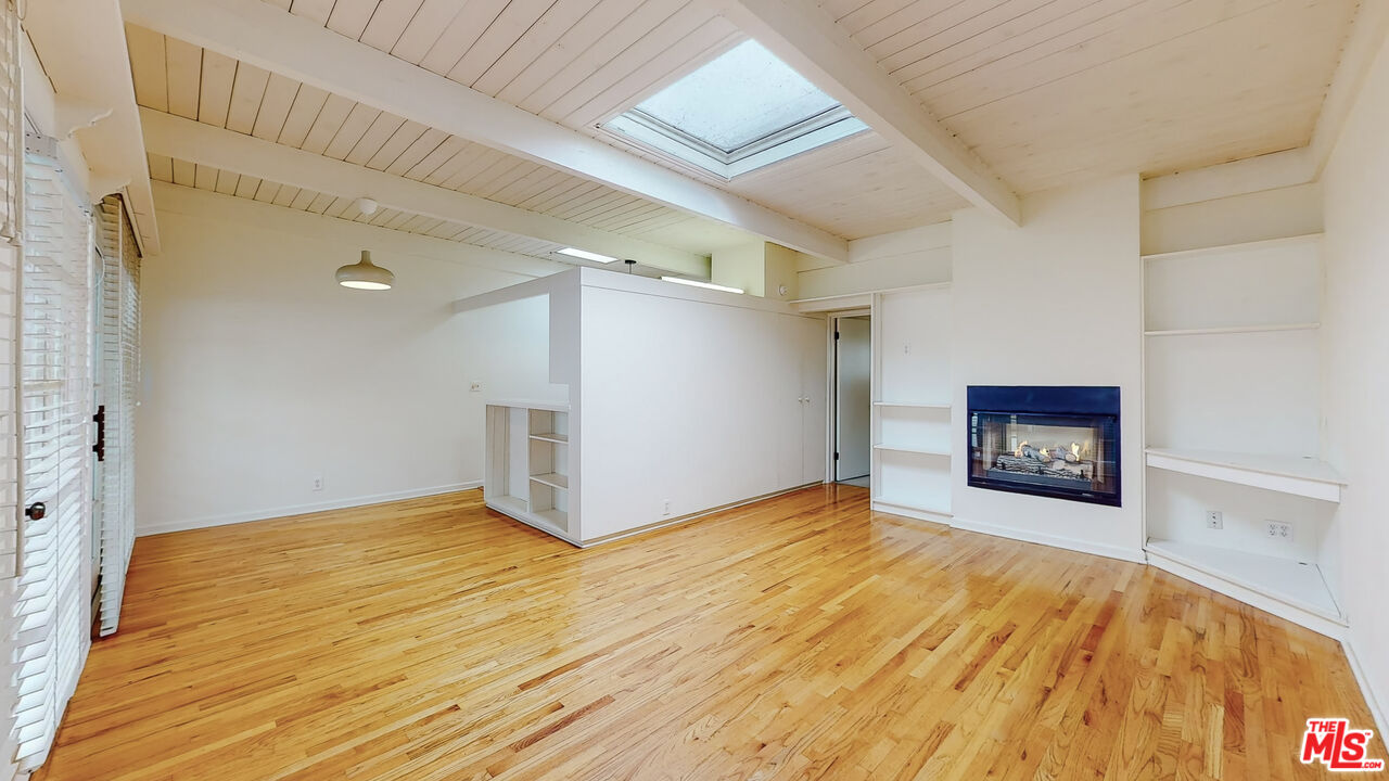 Property photo for 1123 10th St, #E, Santa Monica, CA