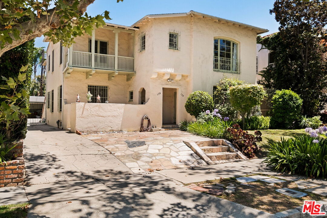 Property photo for 132 N Orange Dr, Los Angeles, CA