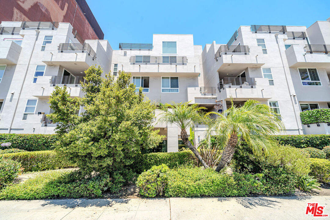 Property photo for 4925 Wilshire Blvd, #302, Los Angeles, CA