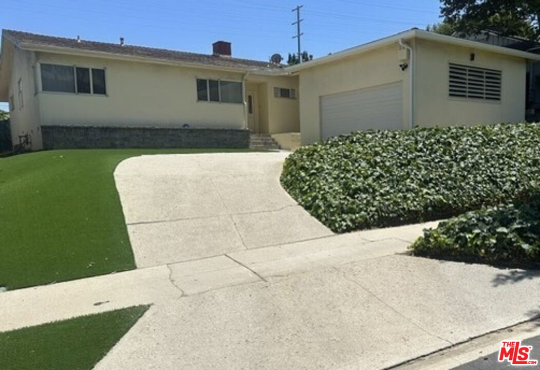 Property photo for 3806 Carmona Ave, Los Angeles, CA