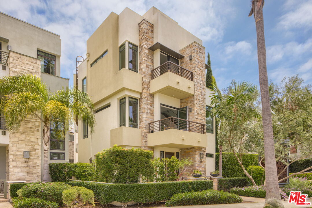 Property photo for 12821 N Seaglass Cir, Playa Vista, CA