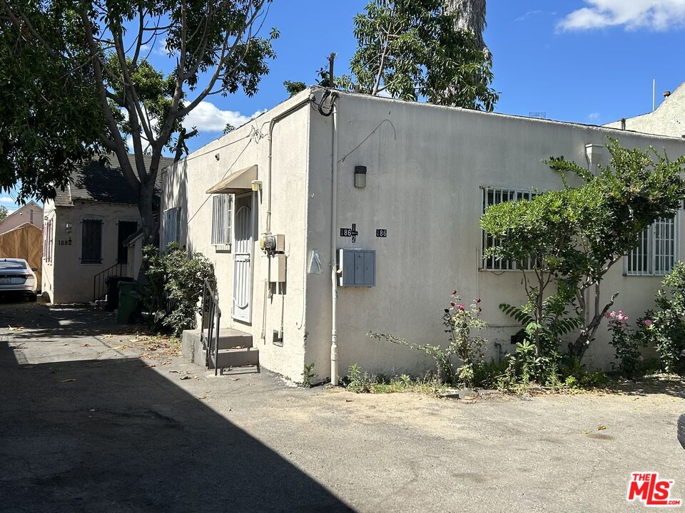 Property photo for 186 E Vernon Ave, Los Angeles, CA