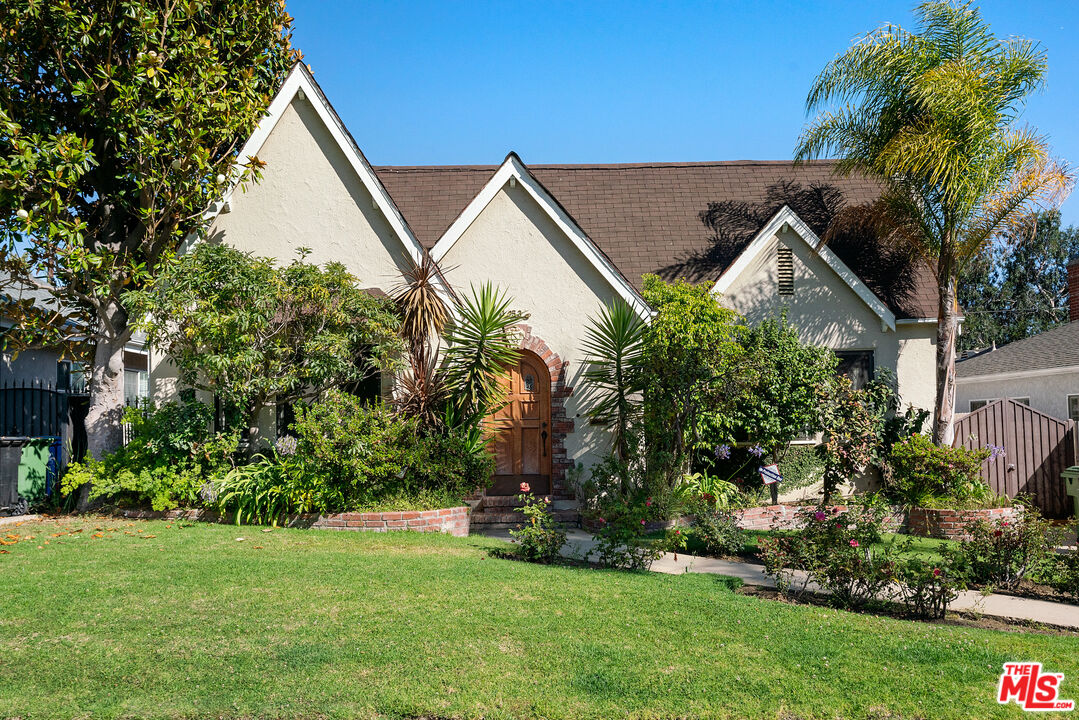 Property photo for 10530 Kinnard Ave, Los Angeles, CA