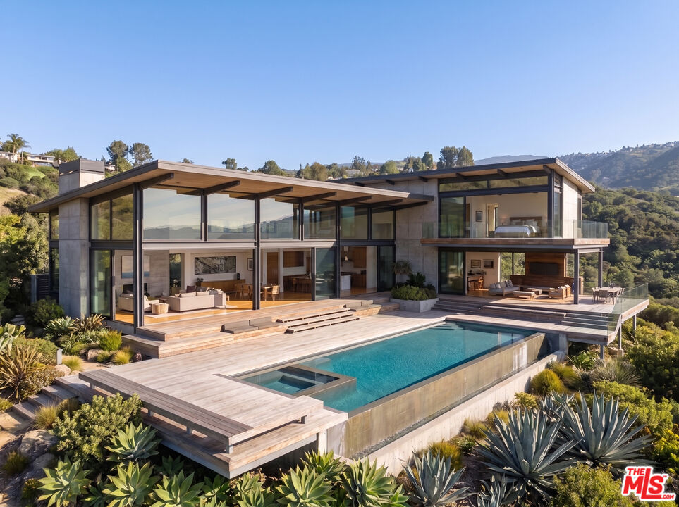 Property photo for 3075 Nicada, Los Angeles, CA