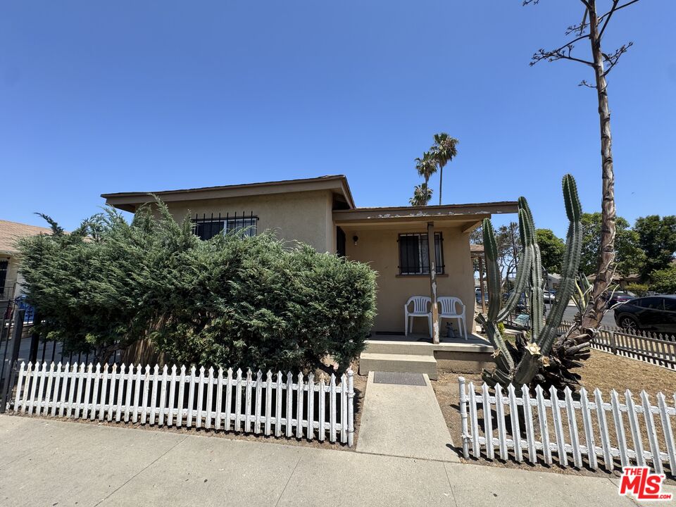 Property photo for 2000 Lewis Ave, Long Beach, CA