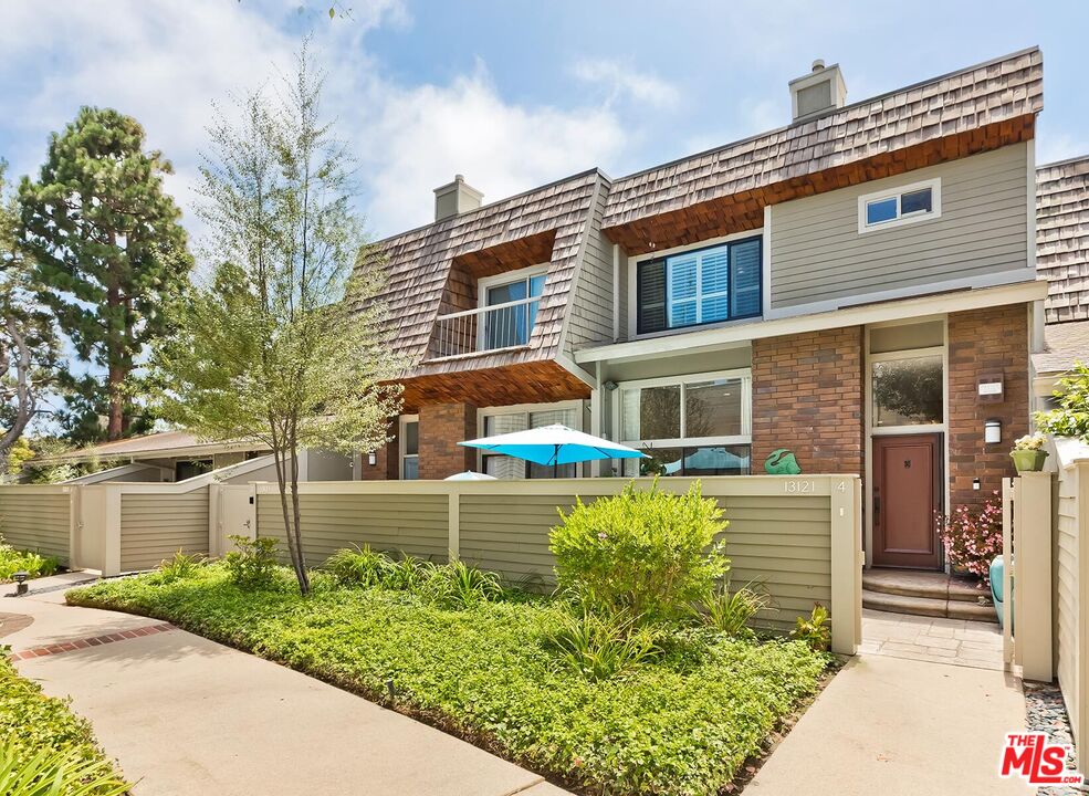 Property photo for 13121 Mindanao Way, #4, Marina Del Rey, CA