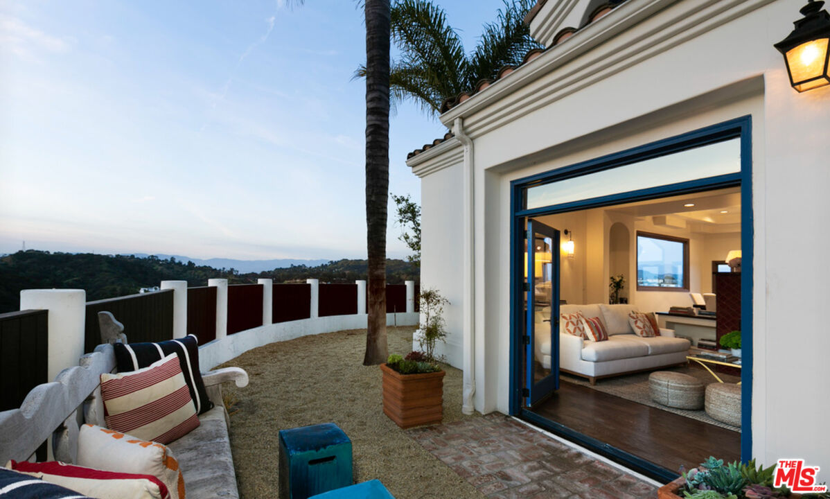 Property photo for 2131 Kew Dr, Los Angeles, CA