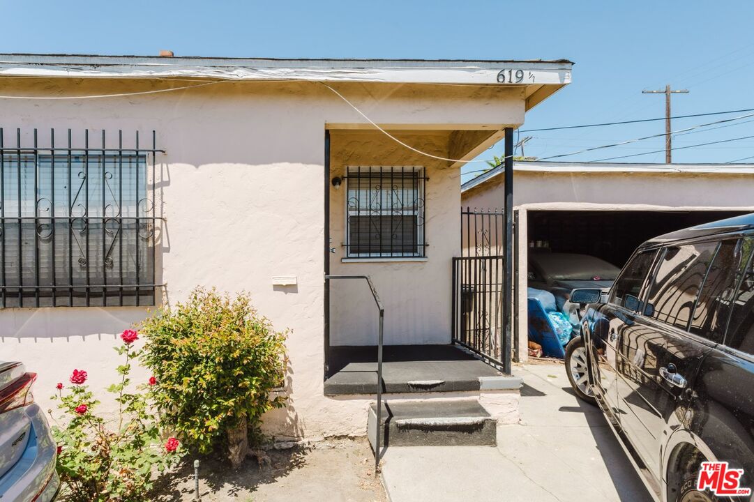 Property photo for 619 E 87th St, Los Angeles, CA