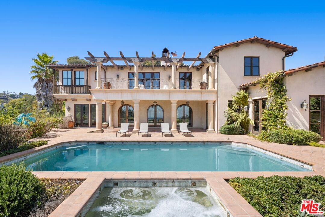 Property photo for 1111 Stradella Rd, Los Angeles, CA