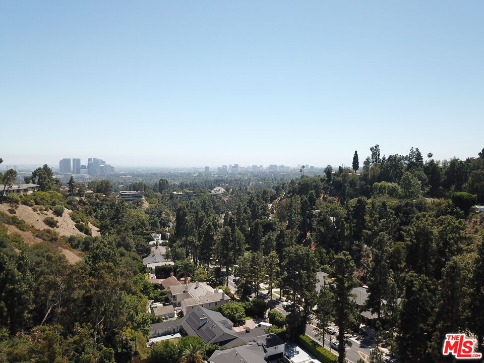 Property photo for 1422 Lindacrest Dr, Beverly Hills, CA