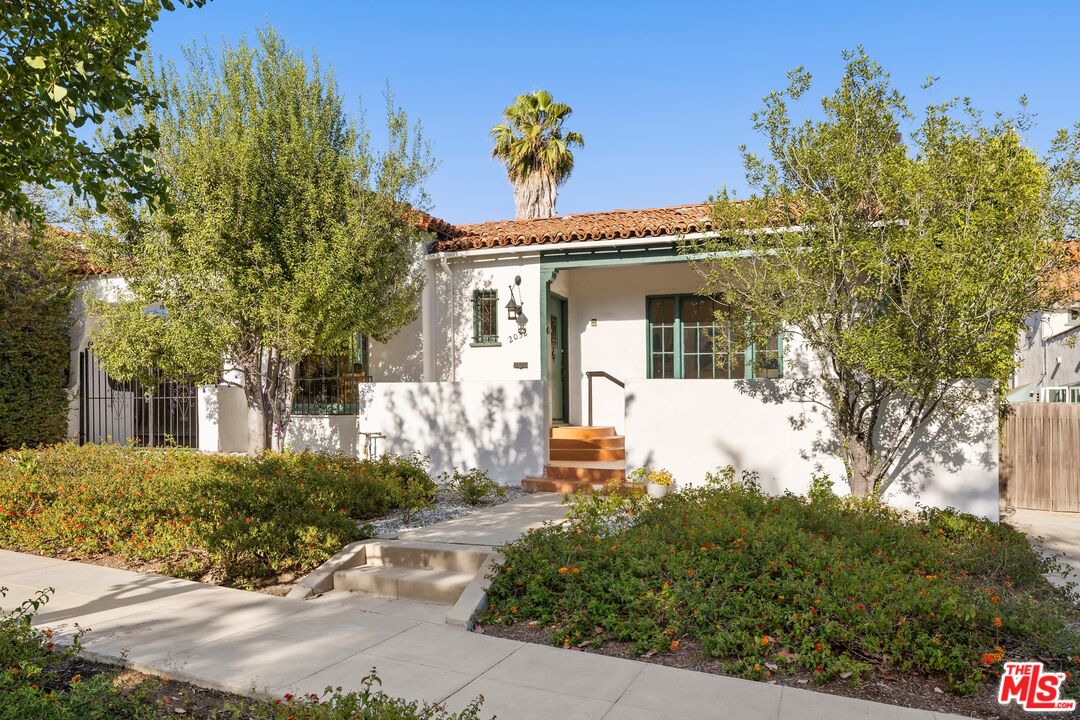 Property photo for 2032 Holmby Ave, Los Angeles, CA