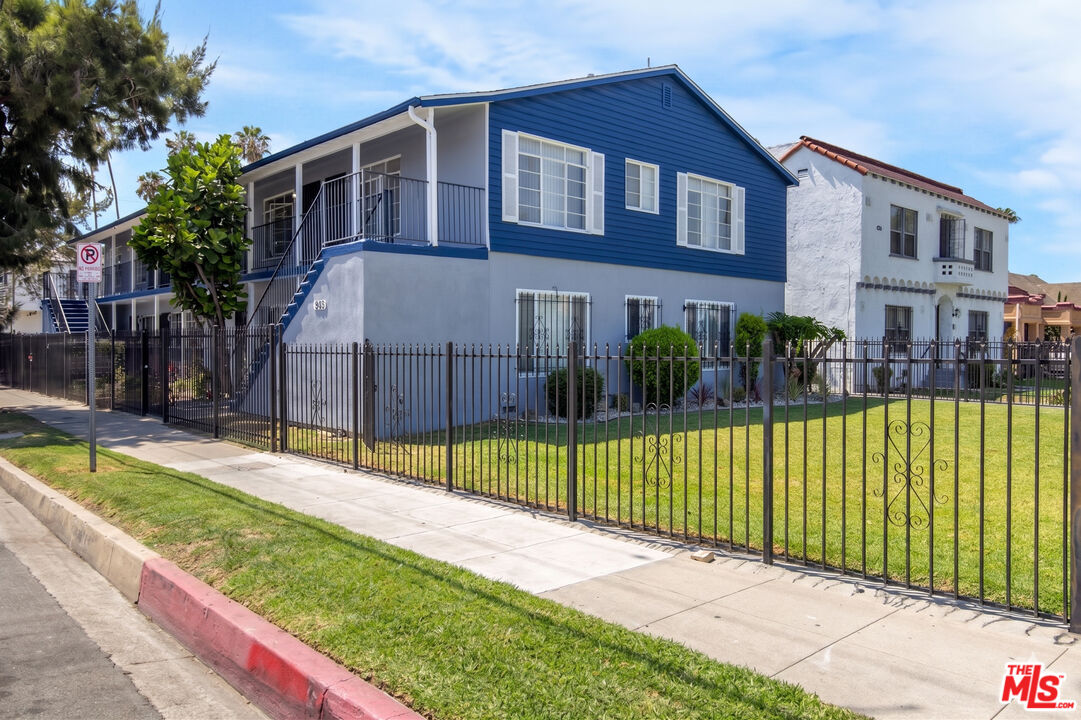 Property photo for 3101 W 48th St, Los Angeles, CA