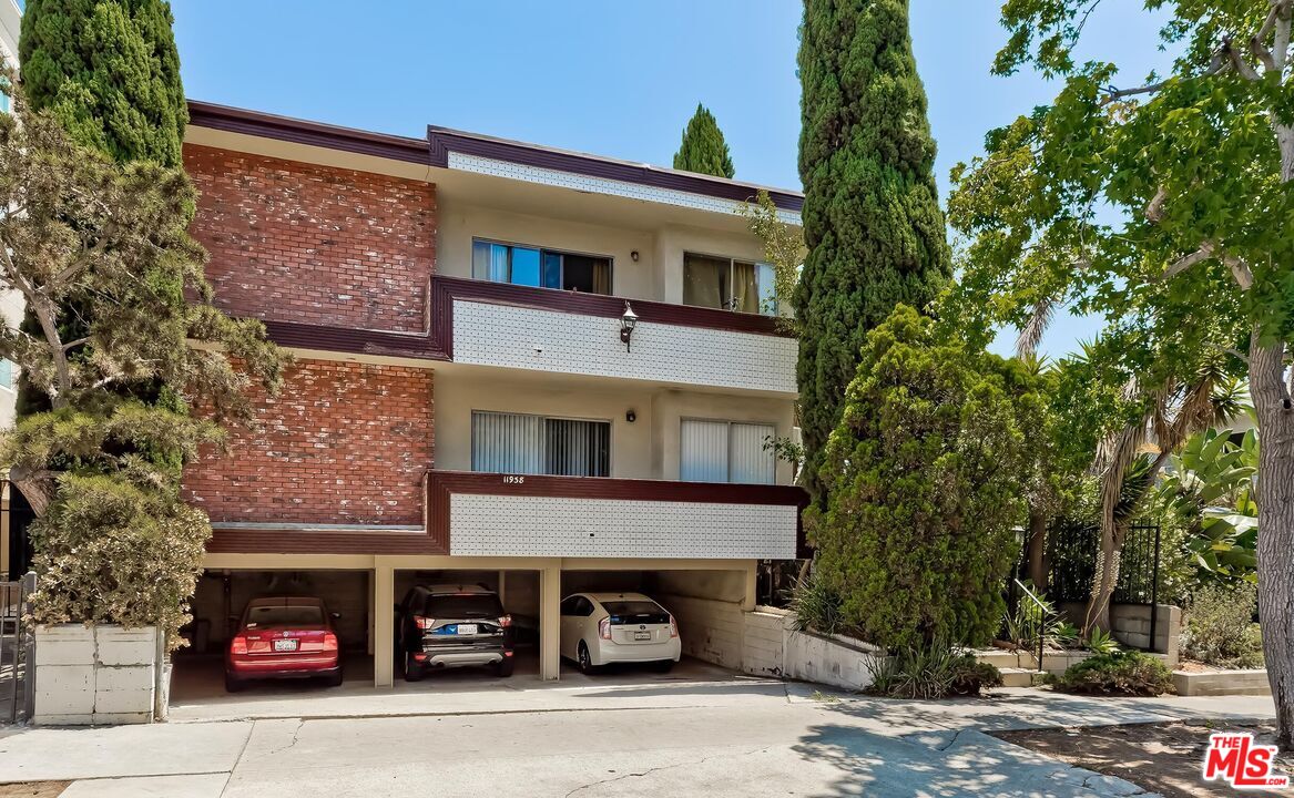 Property photo for 11938 Goshen Ave, #9, Los Angeles, CA
