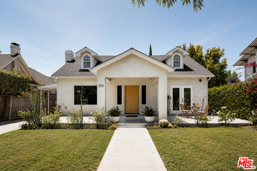 Property photo for 253 S St Andrews Pl, Los Angeles, CA