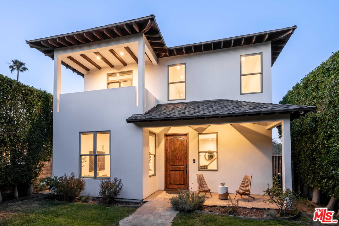 Property photo for 3496 Redwood Ave, Los Angeles, CA