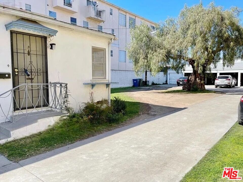 Property photo for 315 W Queen St, Inglewood, CA