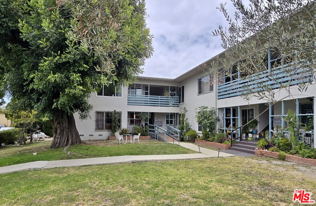 Property photo for 5625 1/2 Clemson St, Los Angeles, CA