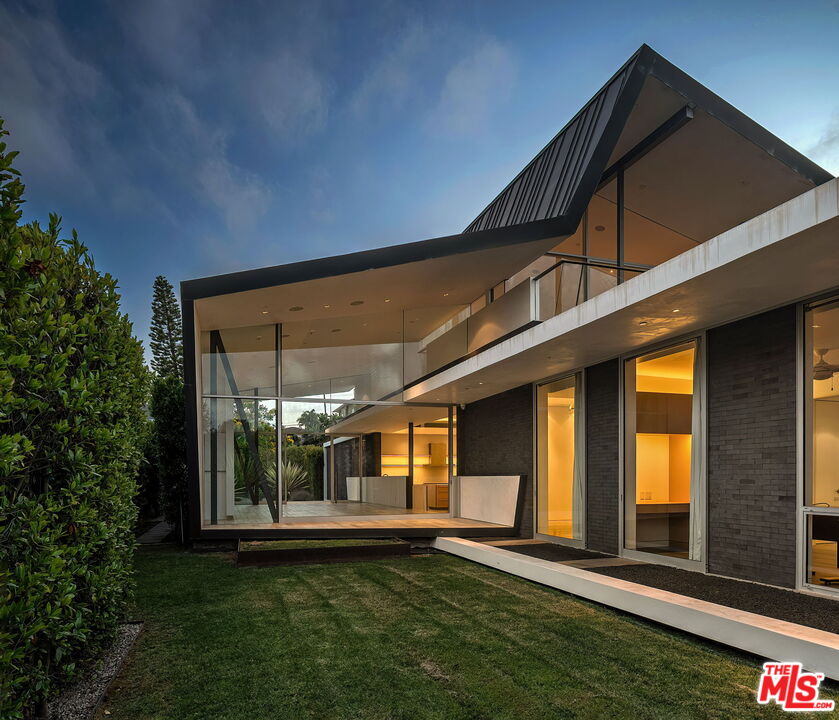 Property photo for 3646 Inglewood Blvd, Los Angeles, CA