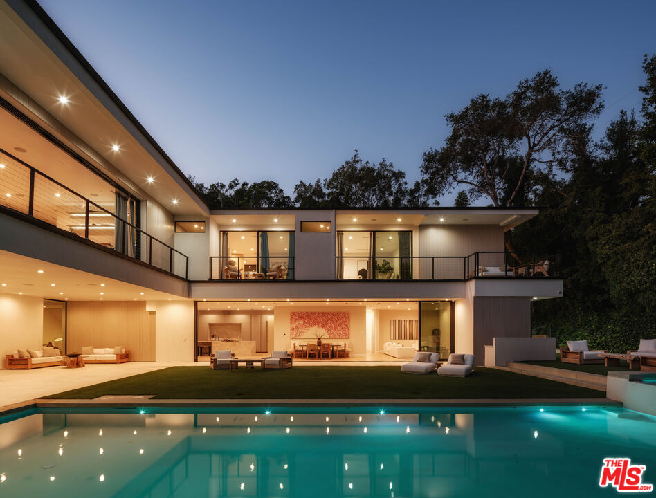 Property photo for 260 S Canyon View Dr, Los Angeles, CA