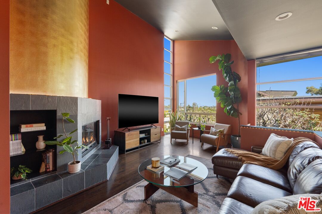 Property photo for 650 Pacific St, #8, Santa Monica, CA