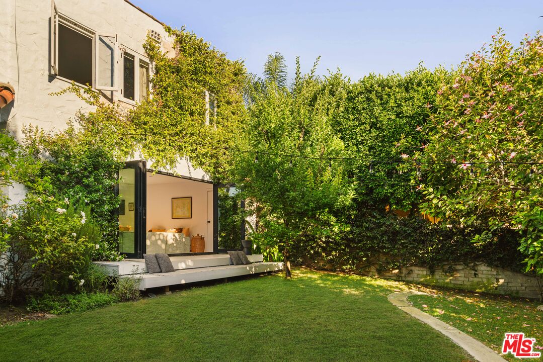 Property photo for 2233 Crest Way, Los Angeles, CA