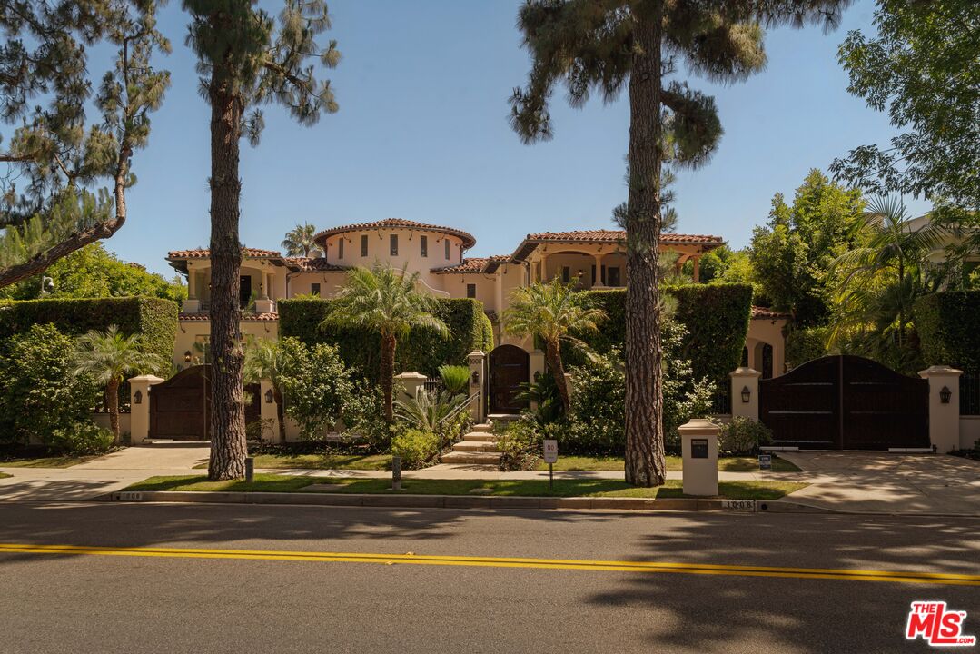 Property photo for 1008 Lexington Rd, Beverly Hills, CA