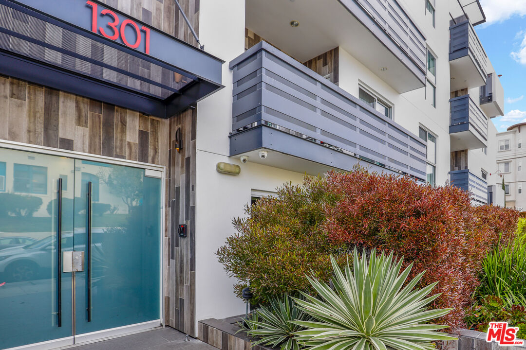 Property photo for 1301 Brockton Ave, #ph6, Los Angeles, CA