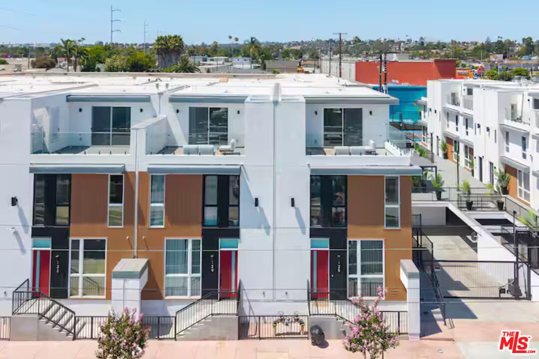 Property photo for 117 W Plymouth, Inglewood, CA