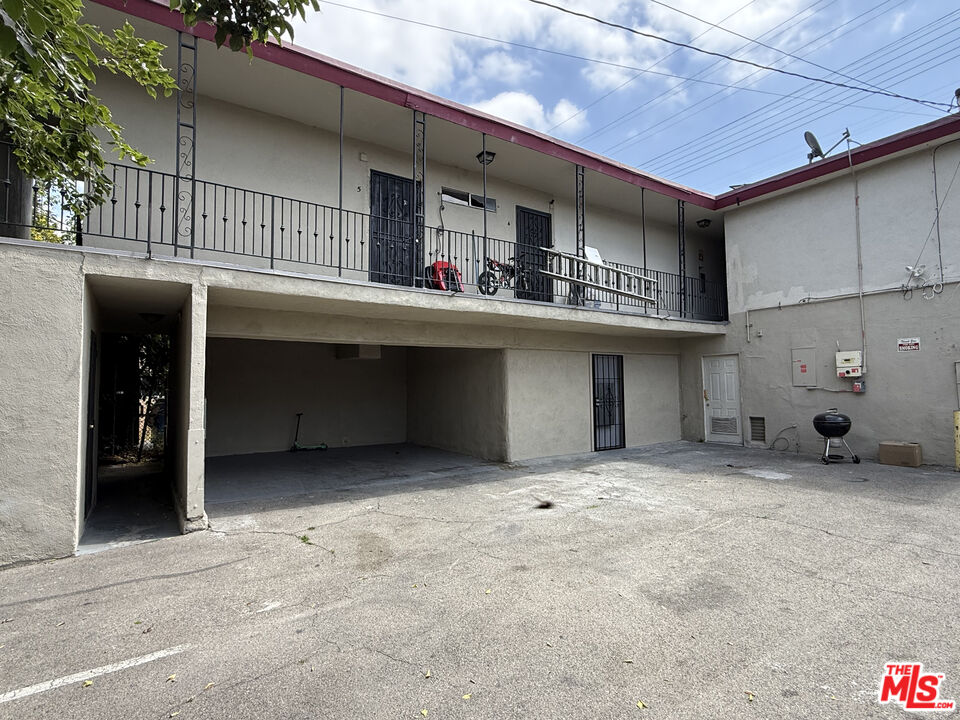 Property photo for 3711 S Western Ave, Los Angeles, CA