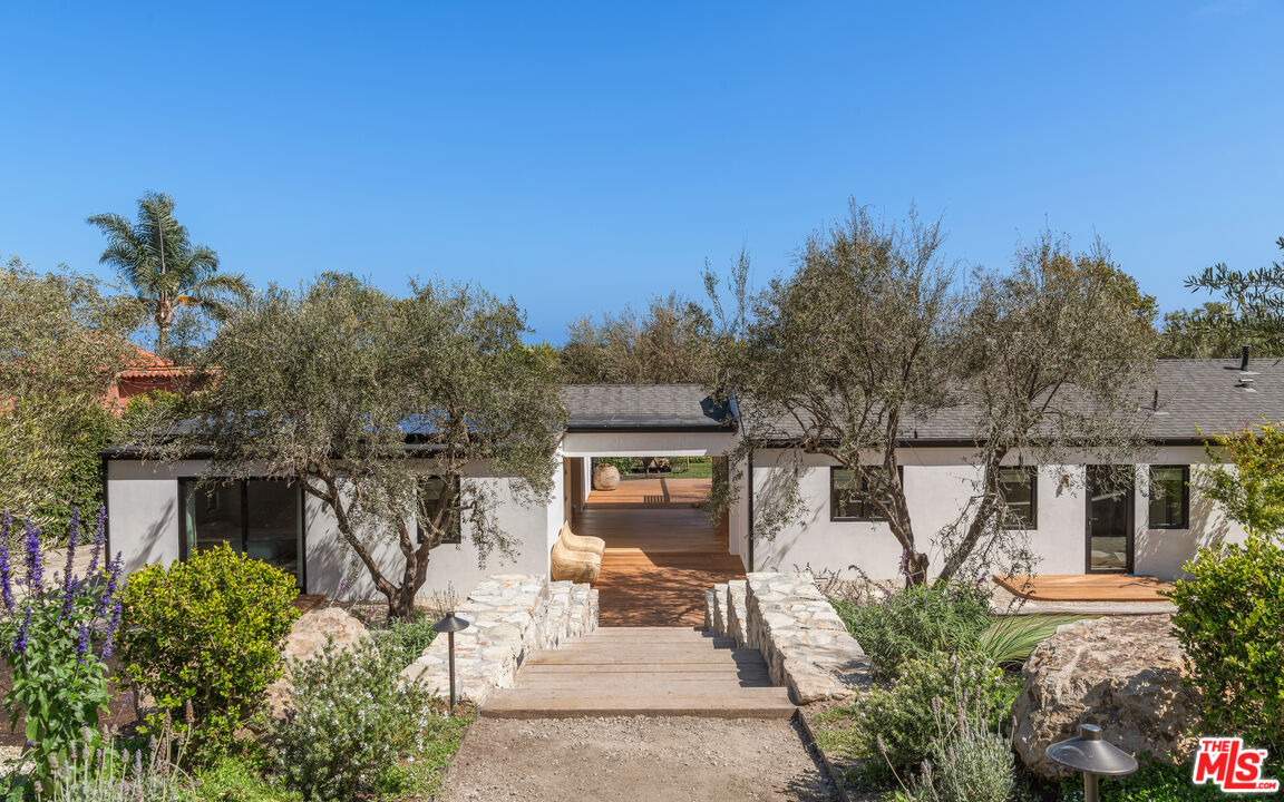 Property photo for 28953 Boniface Dr, Malibu, CA